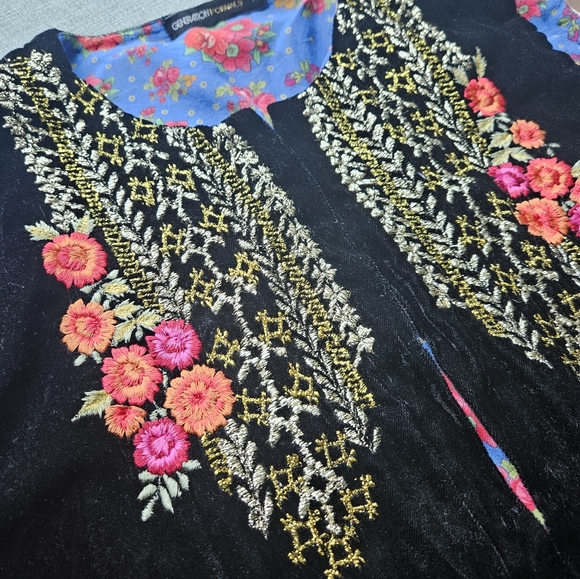 Embroidered Velvet Vest NWOT - Picture 3 of 7